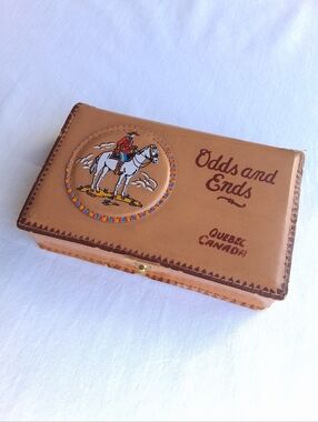 Vintage box Odds & Ends Storage Case  Canadian Mountie Quebec Canada souvenir